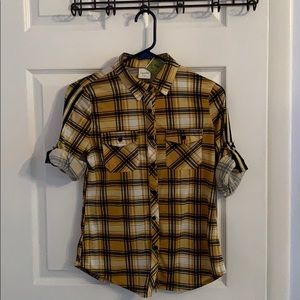 Plaid women’s button up shirt